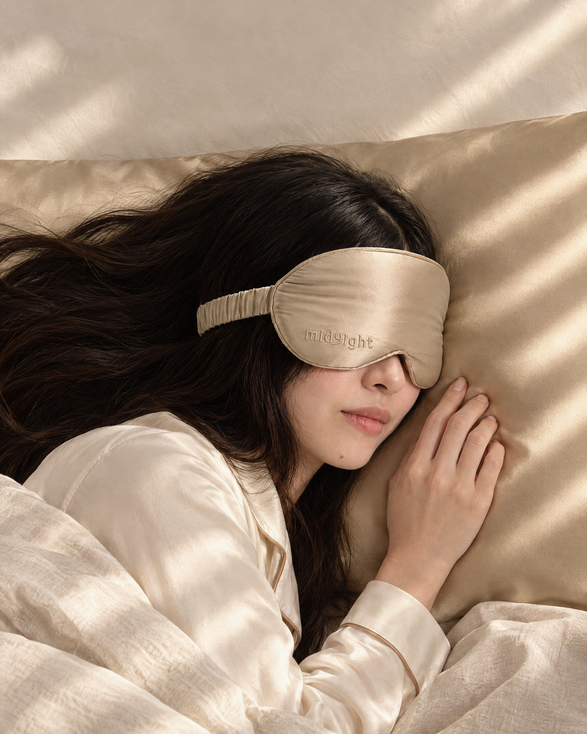 Deluxe eye mask in Champagne