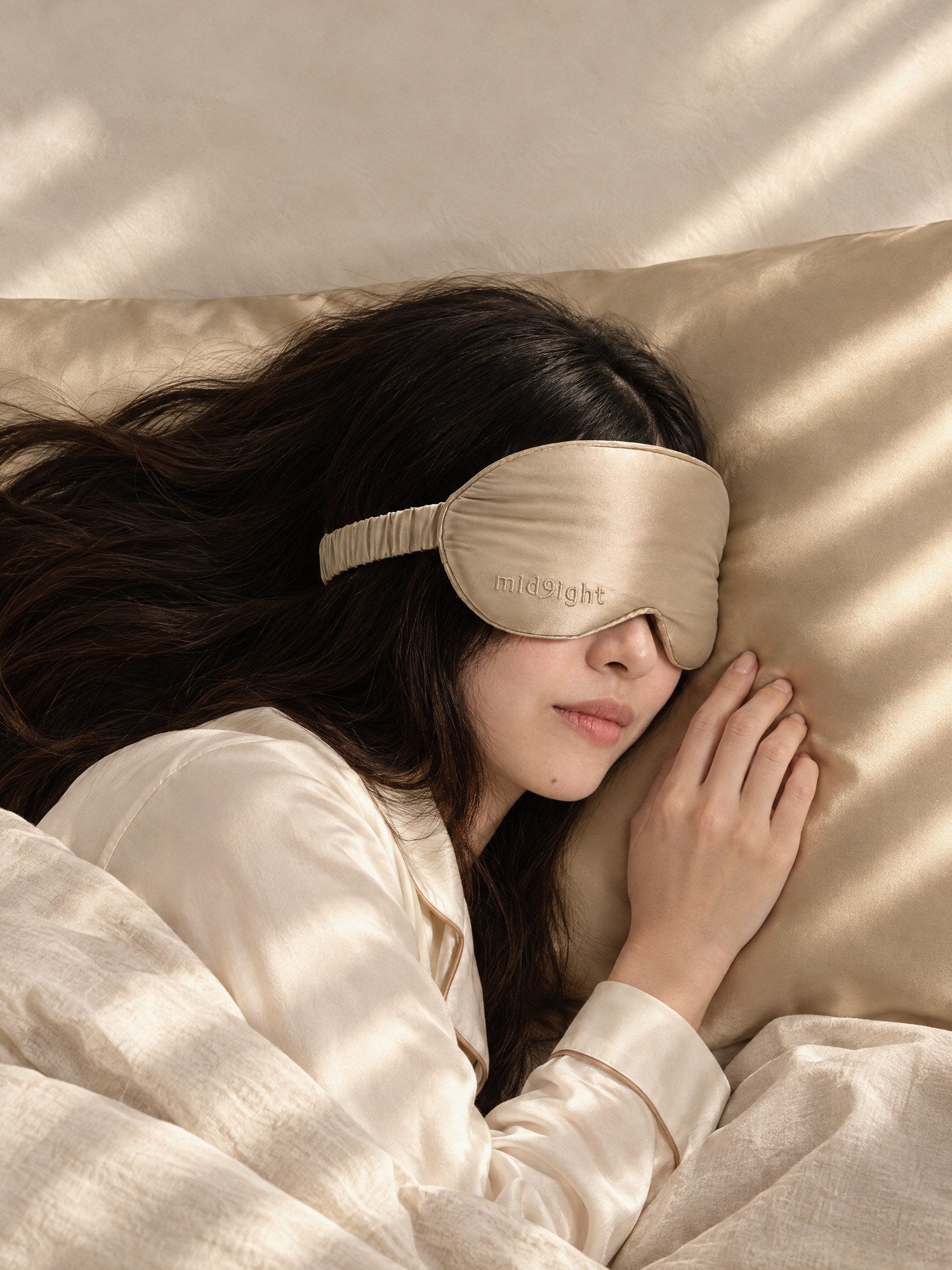 Deluxe eye mask in Champagne