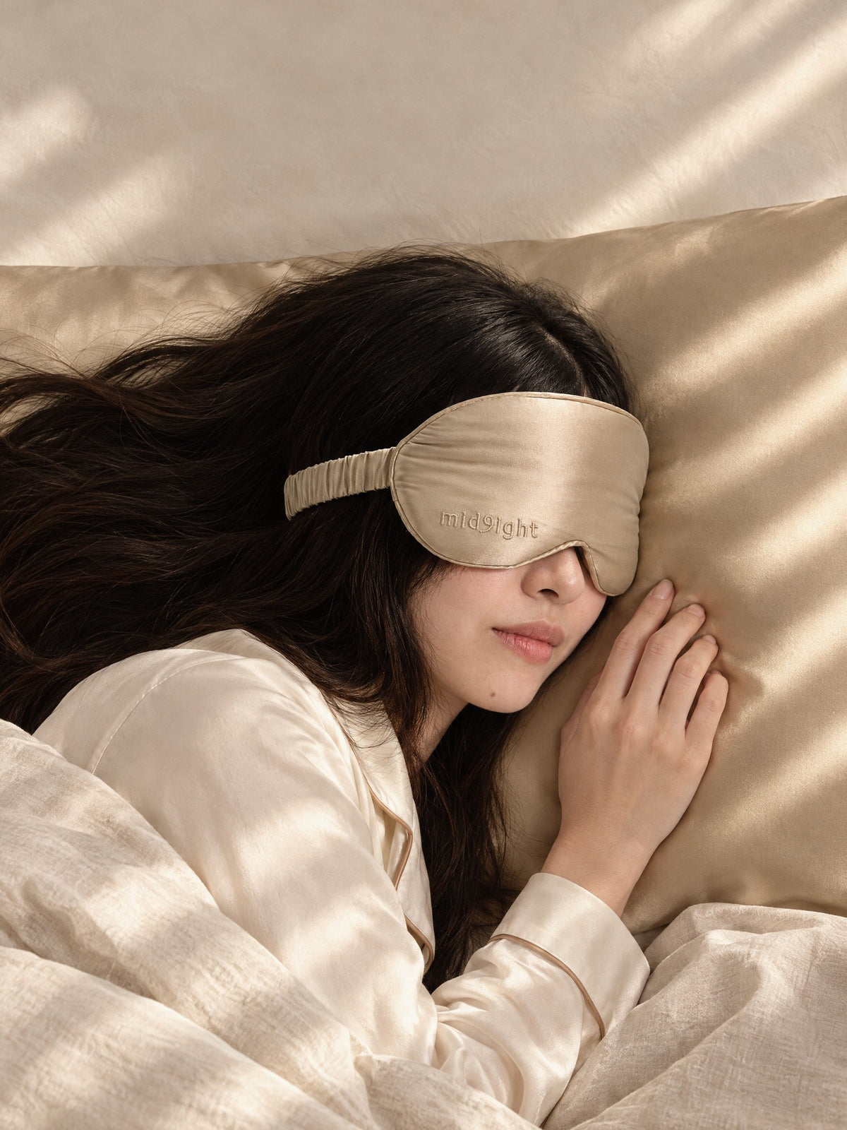 Deluxe eye mask in Champagne